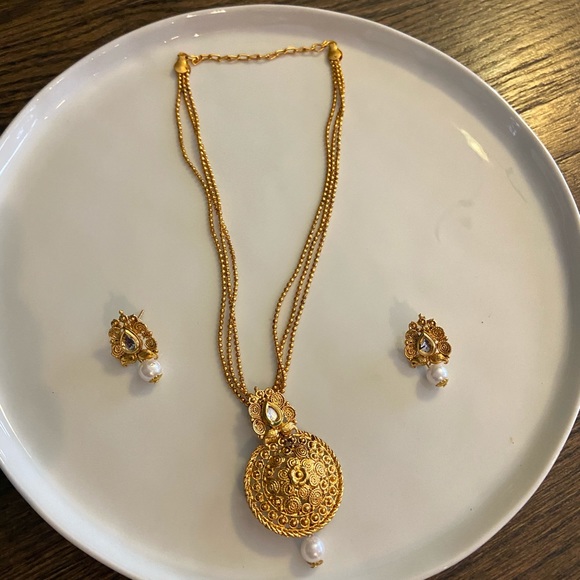 Indian jewelry - Picture 1 of 8